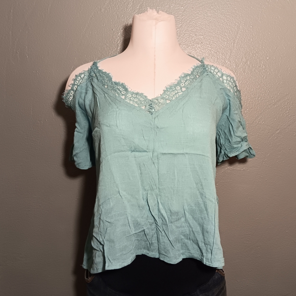 Elegant Lace Trim Women’s Top - Green